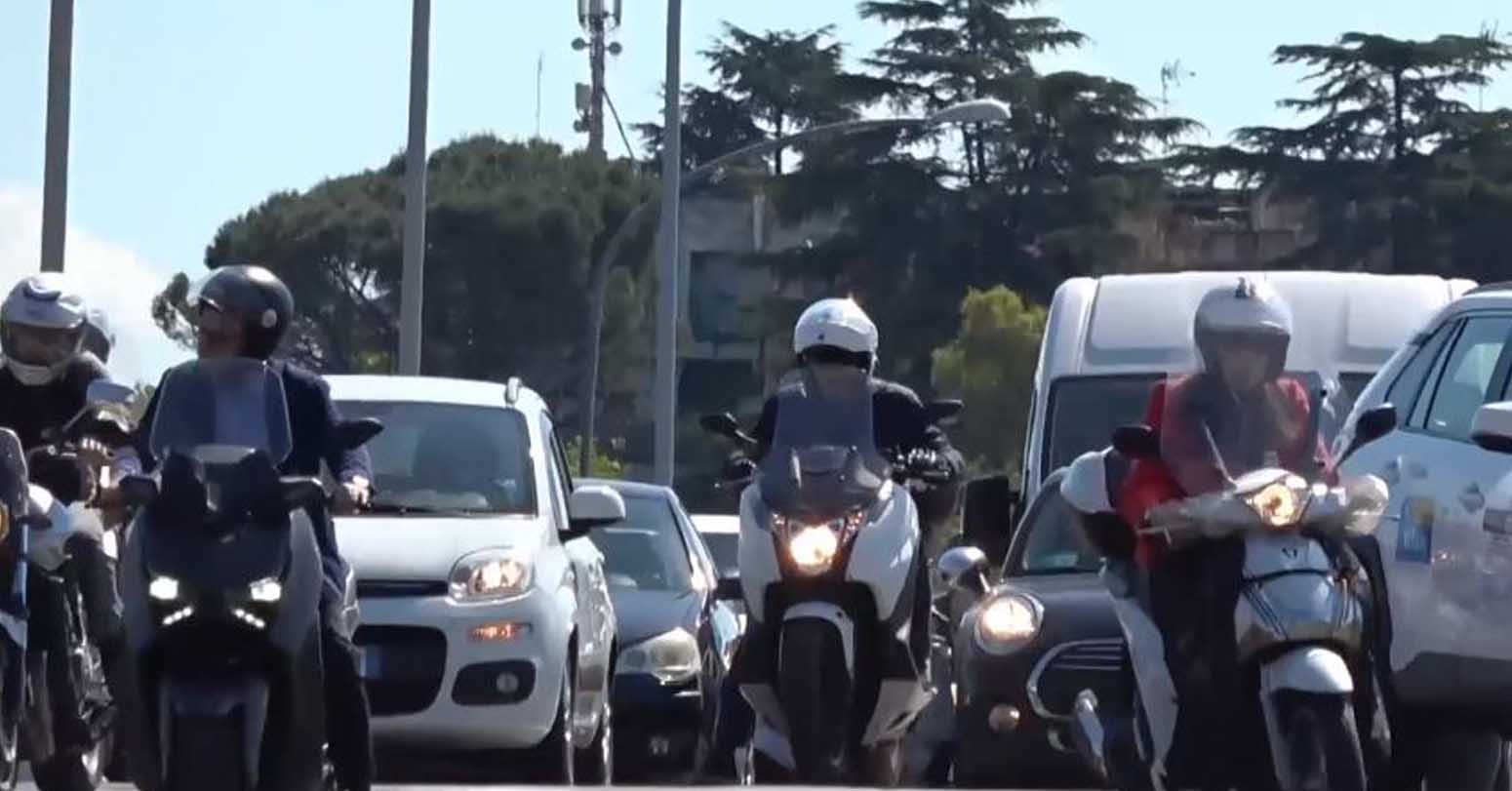ईयुद्वारा इटालीको बिरोधको बाबजुद ठूला सवारी साधनहरूमा कडा नियम पारित