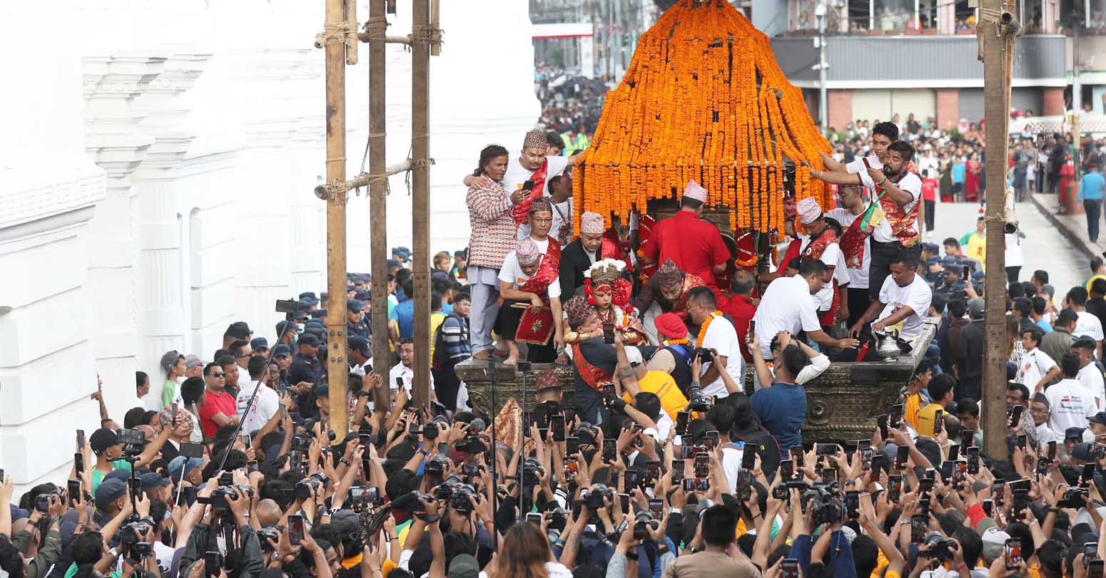 बाजागाजासहित इन्द्ररथलाई पुर्‍याइयो इन्द्र दह, रातभर दीपावली गरिने